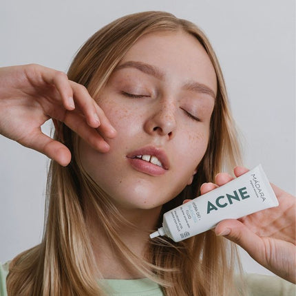 MÁDARA Akne Hydra-Derm Ausgleichendes Fluid 40ml